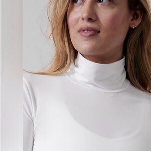 NWT Athleta Essential Turtle Neck XS white